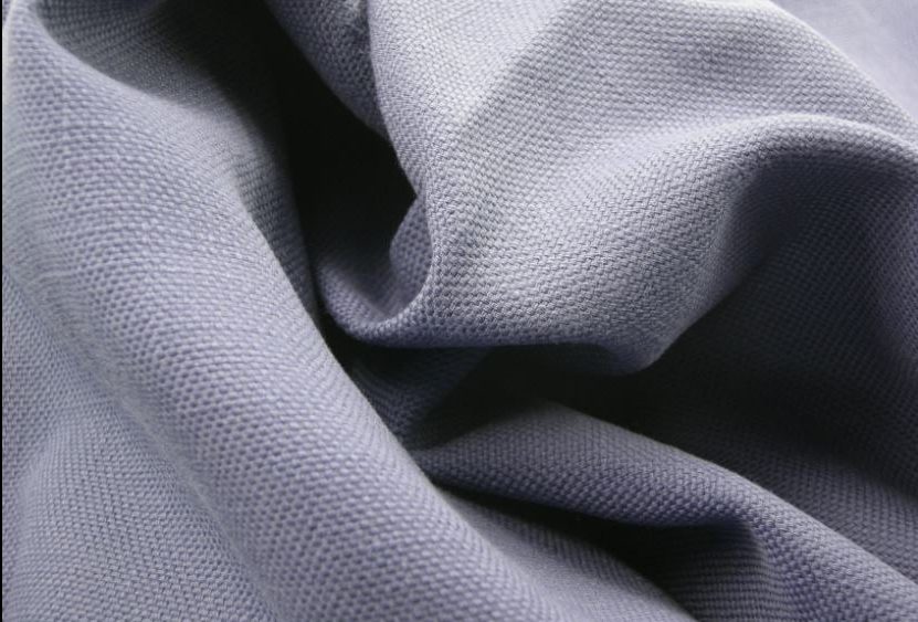 Áo thun trơn oversize và chất liệu vải cotton pha